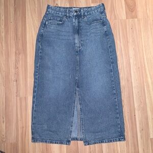 H&M | maxi denim skirt size 6